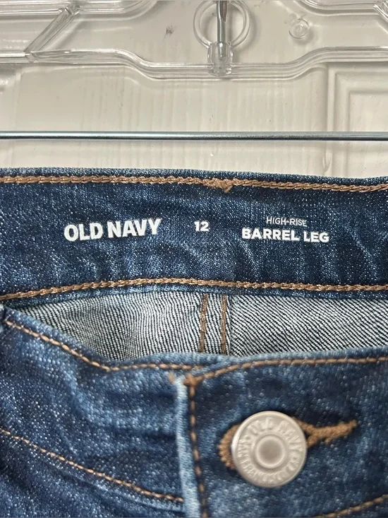 Old navy high rise barrel jeans - Picture 2 of 3